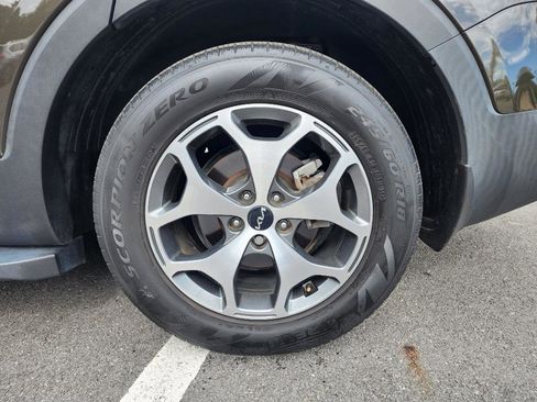 Used 2022 Kia Telluride EX image 3