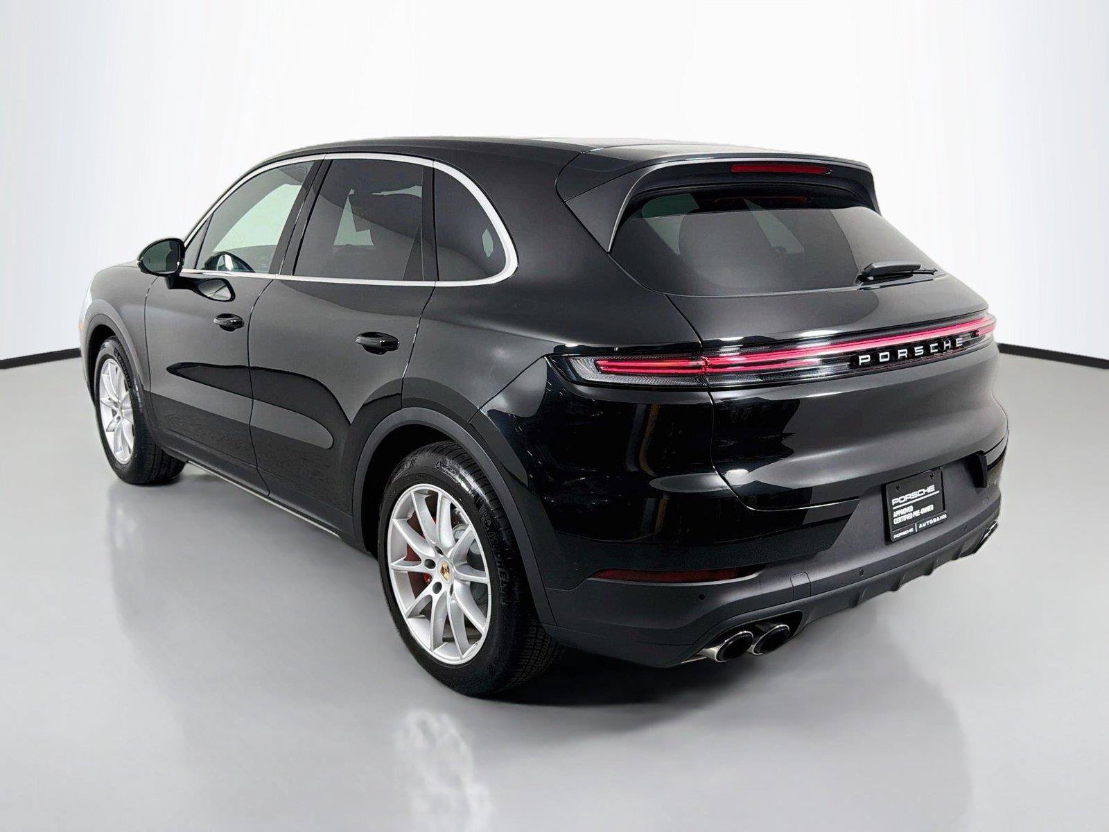 Certified 2026 Porsche Cayenne S AWD/4WD image 3