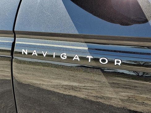 New 2026 Lincoln Navigator Black Label AWD/4WD image 18