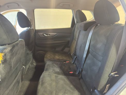 Used 2015 Nissan Rogue SV w/ SV Premium Package image 27