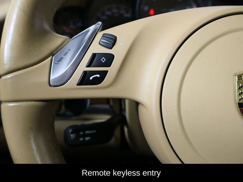 Used 2016 Porsche Panamera S image 8