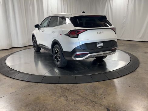 Certified 2025 Kia Sportage LX image 8