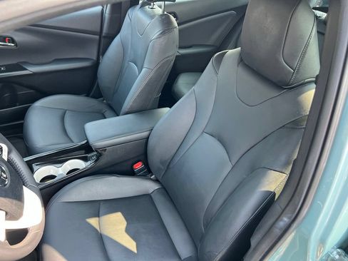Used 2017 Toyota Prius Four FWD image 14