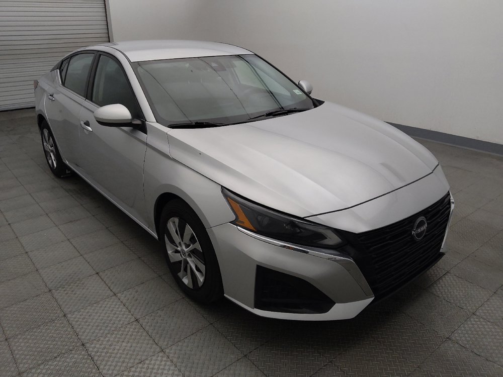 Used 2023 Nissan Altima 2.5 S FWD image 13