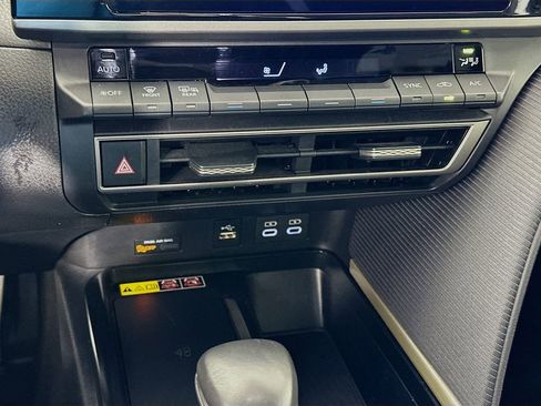 Certified 2025 Toyota Camry SE image 16