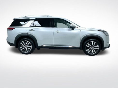Used 2022 Nissan Pathfinder Platinum w/ Cargo Package image 2