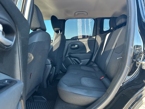 Used 2023 Jeep Renegade Trailhawk image 10