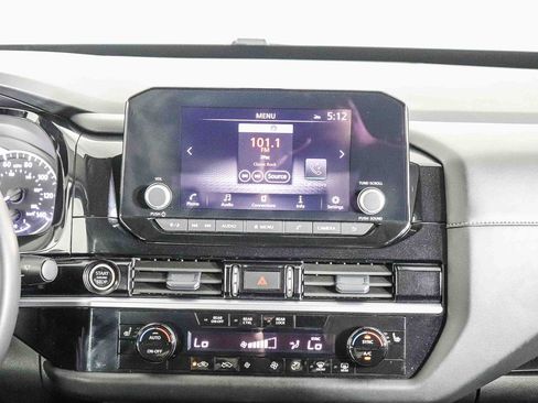 Used 2024 Nissan Pathfinder SV image 14