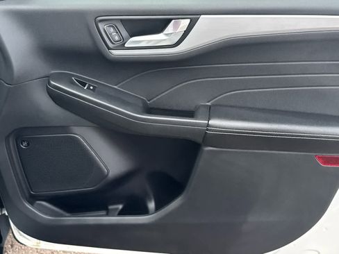 Used 2023 Ford Escape Platinum w/ Premium Technology Package image 21