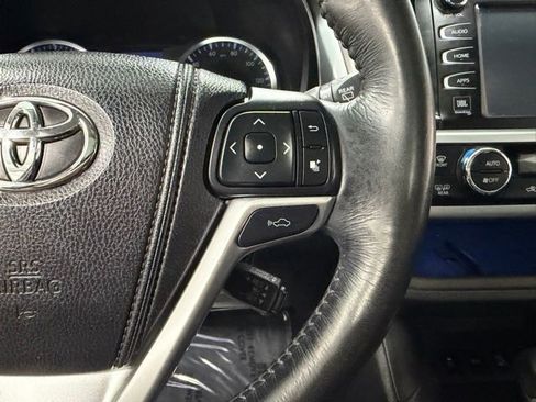 Used 2015 Toyota Highlander Limited Platinum image 18