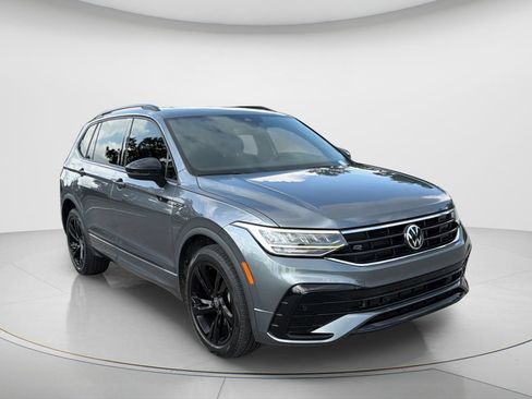 Used 2023 Volkswagen Tiguan SE R-Line FWD image 9