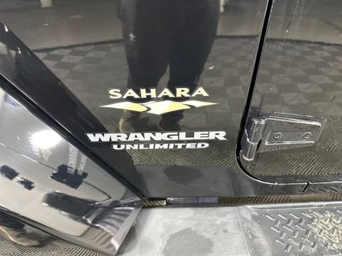 Used 2012 Jeep Wrangler Unlimited Sahara w/ Connectivity Group image 31