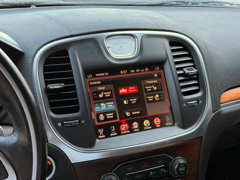 Used 2015 Chrysler 300 C Platinum w/ Harman/Kardon Audio Group RWD image 35
