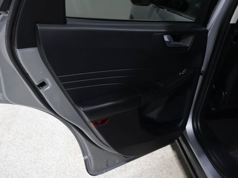 Used 2022 Ford Escape Titanium image 18