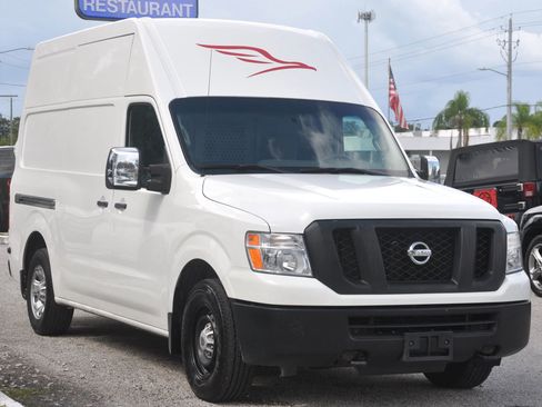 Used 2021 Nissan NV 2500 SV image 4