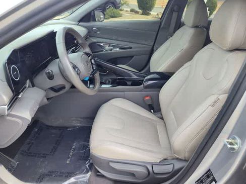 Certified 2021 Hyundai Elantra SEL w/ Convenience Package FWD image 13