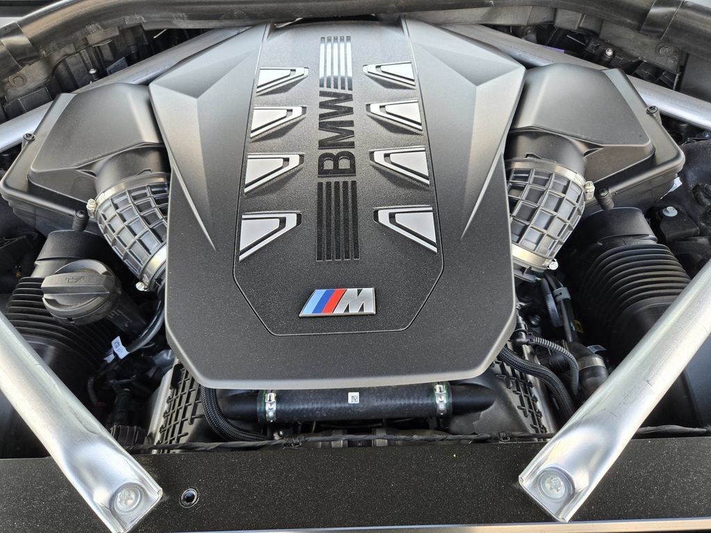 Certified 2025 BMW X7 M60i AWD/4WD image 35