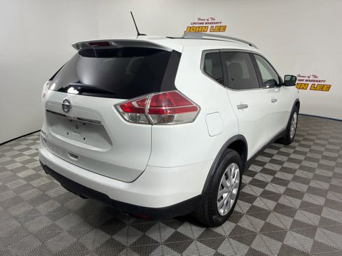 Used 2016 Nissan Rogue S w/ Appearance Package FWD image 5