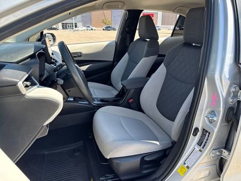 Used 2022 Toyota Corolla LE image 5