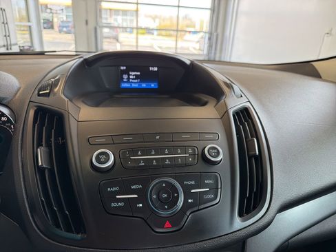 Used 2019 Ford Escape S image 23