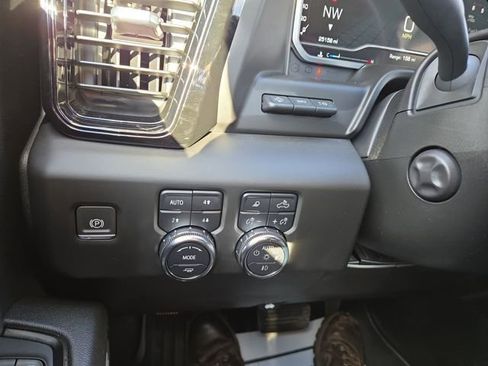 Used 2023 GMC Sierra 1500 AT4 w/ Technology Package image 20