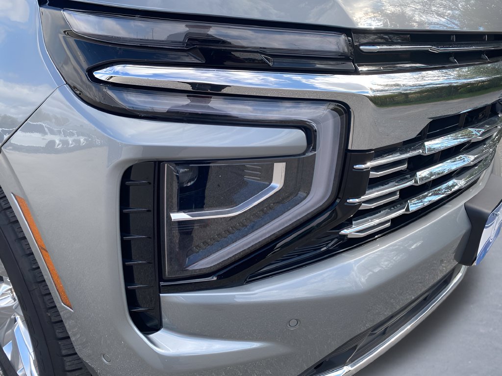 Used 2026 Chevrolet Suburban Premier w/ Sun And Tow Package AWD/4WD image 40