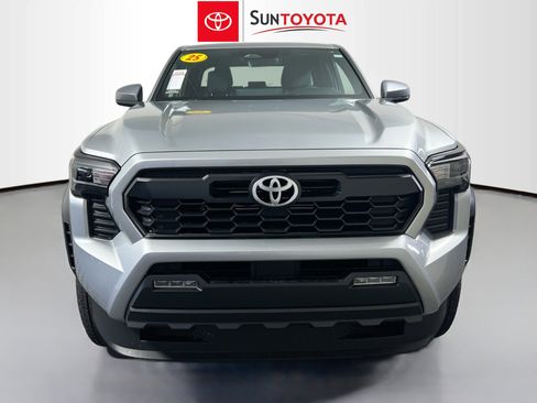 Used 2025 Toyota Tacoma TRD Off-Road image 10