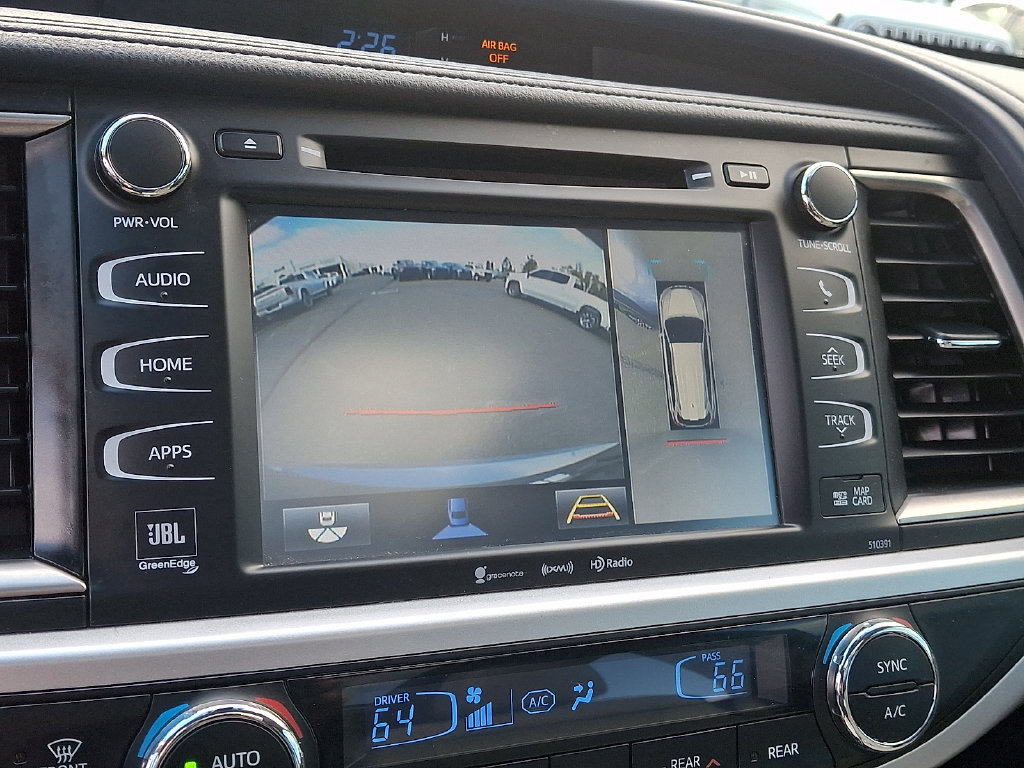 Used 2019 Toyota Highlander Limited Platinum AWD/4WD image 19