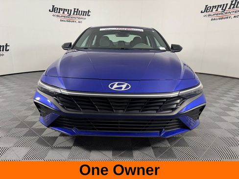 Used 2025 Hyundai Elantra Sport FWD image 4