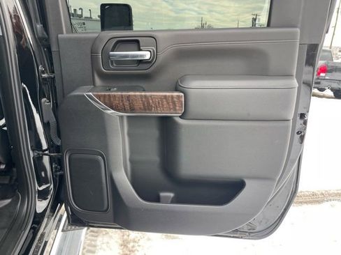 Used 2023 GMC Sierra 3500 Denali image 13
