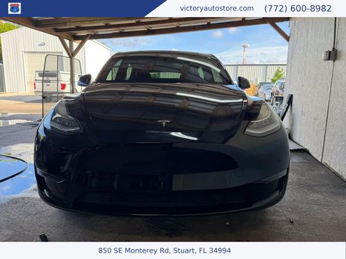 Used 2022 Tesla Model Y Long Range AWD/4WD image 2
