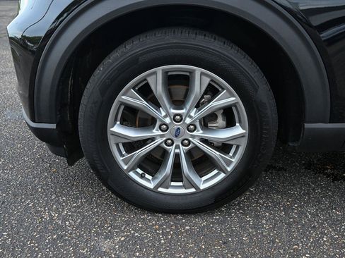 Used 2020 Ford Explorer XLT w/ Equipment Group 202A AWD/4WD image 12