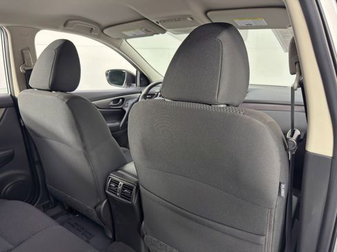 Used 2020 Nissan Rogue Sport S image 30