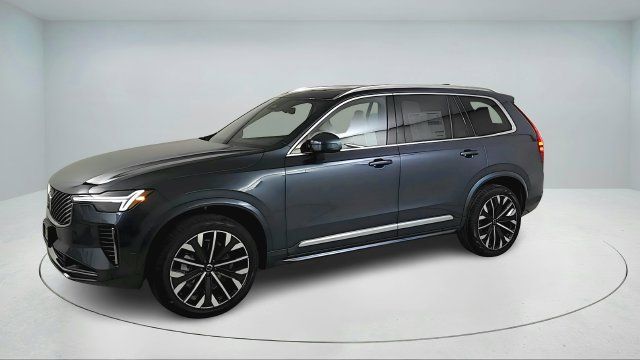Used 2026 Volvo XC90 B6 Plus w/ Protection Package AWD/4WD image 8