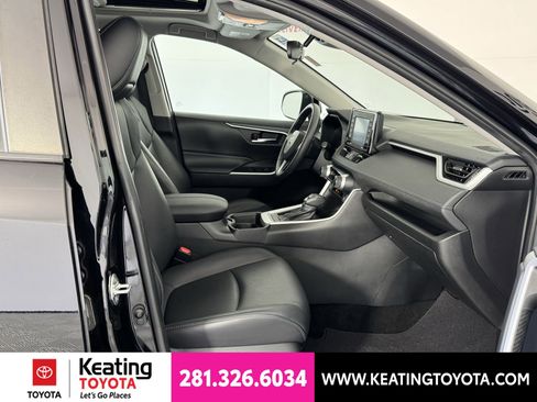 Certified 2020 Toyota RAV4 XLE Premium FWD image 23