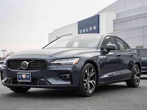 Used 2024 Volvo S60 B5 Plus image 3