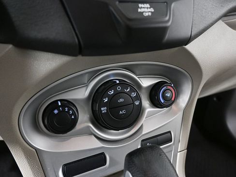 Used 2015 Ford Fiesta SE image 14