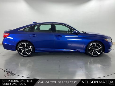 Used 2018 Honda Accord Sport image 5