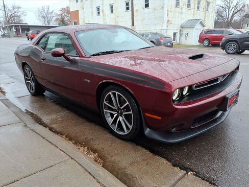 Used 2023 Dodge Challenger R/T image 4