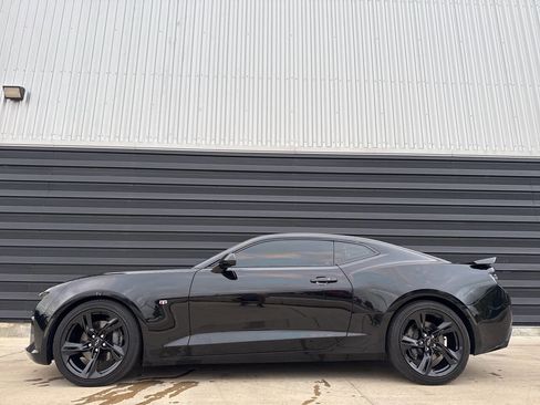 Used 2018 Chevrolet Camaro SS image 3