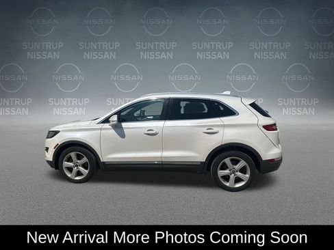 Used 2016 Lincoln MKC Premiere FWD image 2