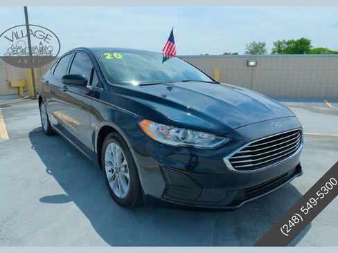 Used 2020 Ford Fusion SE FWD image 1