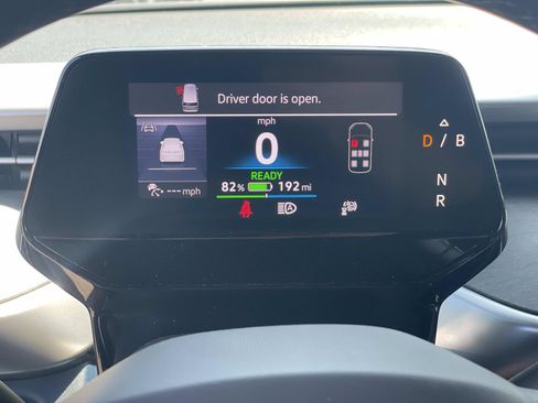 Certified 2025 Volkswagen ID. Buzz Pro S RWD image 18