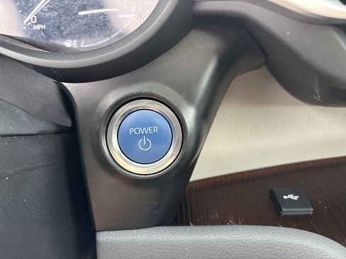 Used 2024 Toyota Sienna XLE image 20