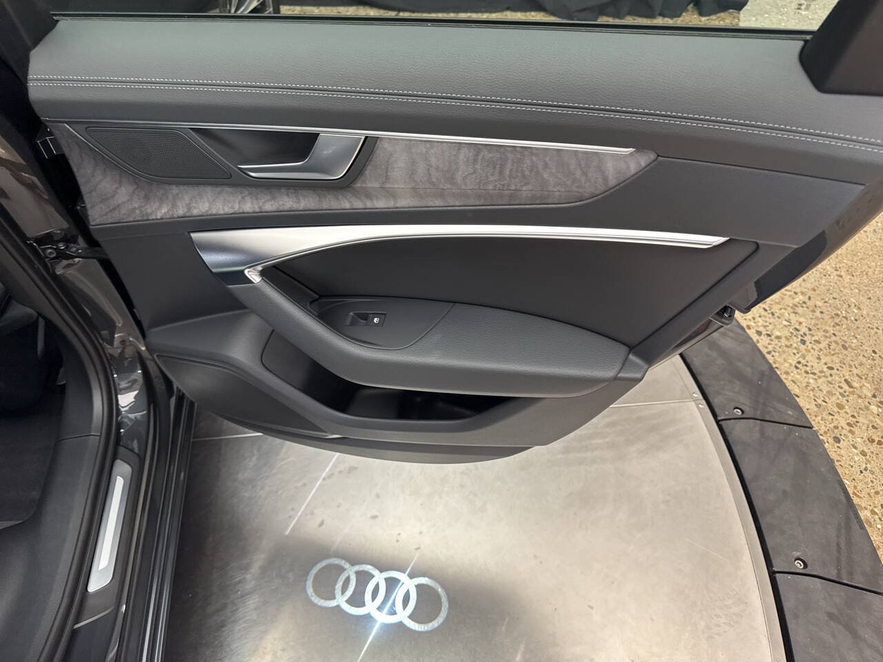 Used 2024 Audi A6 2.0T Premium w/ Convenience Package AWD/4WD image 31