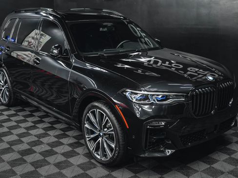 Used 2020 BMW X7 M50i image 22