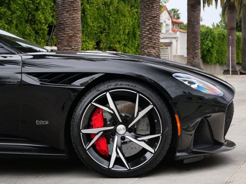Used 2019 Aston Martin DBS Superleggera image 4