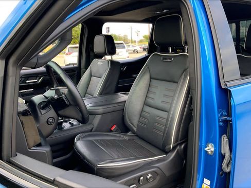 Used 2024 GMC Sierra 1500 AT4X image 8