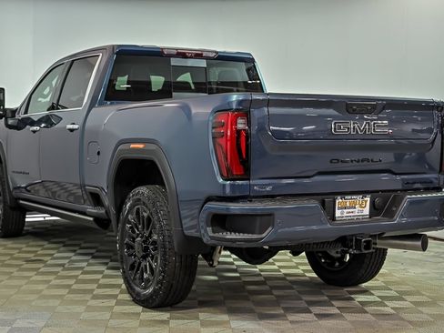 New 2026 GMC Sierra 2500 Denali Ultimate w/ LPO, Black Badging Package AWD/4WD image 4