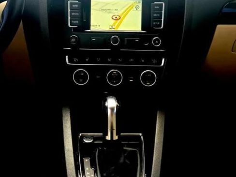 Used 2015 Volkswagen Jetta TDI SEL FWD image 7